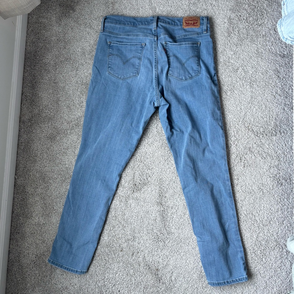 Levi’s 311 Shaping Skinny